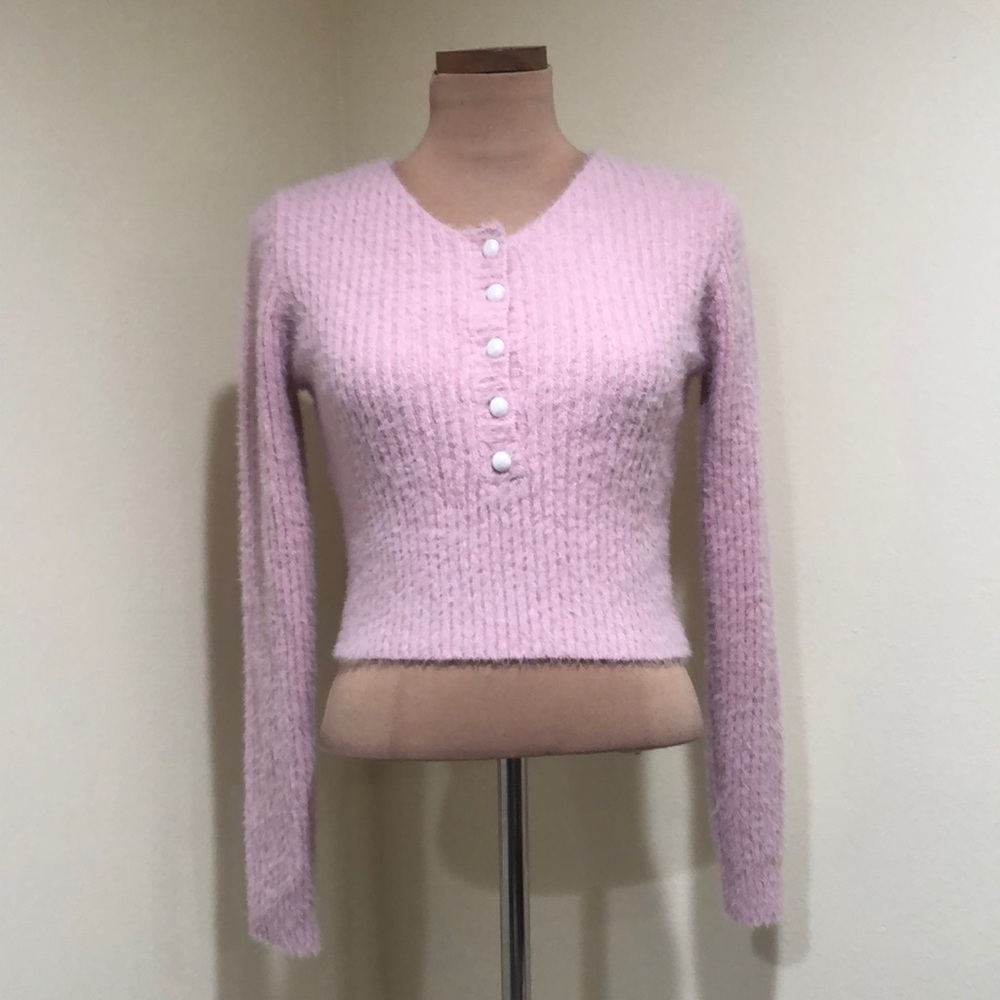 Francesca’s Collection Cropped Sweater Size Small Fuzzy Eyelash Pink Pearl - Picture 2 of 9